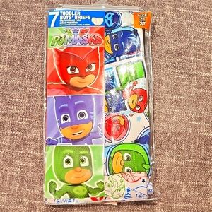 BOY'S TODDLER BRIEFS. PJMASKS SIZE 2T-3T 7 IN A PACKAGE